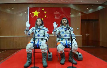 【老北京布鞋行业】神舟十一号航天员的鞋设计