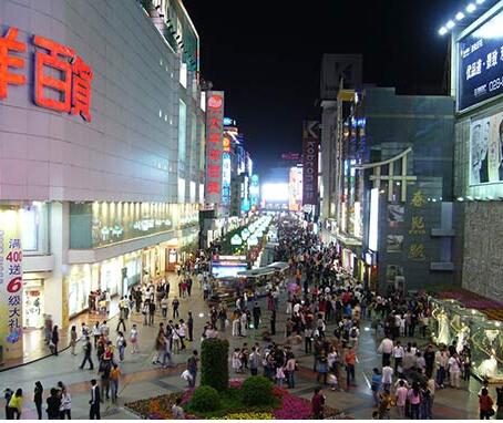 鞋王百丽现关店潮 调查春熙路商圈购买者寥寥