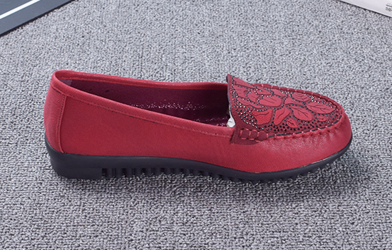 老北京布鞋，京城印象布鞋， 35131C红色